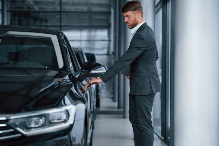 Come demolire un’auto aziendale?